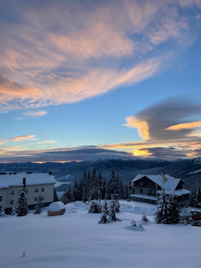 Hotel Горизонт à Dragobrat Extérieur photo